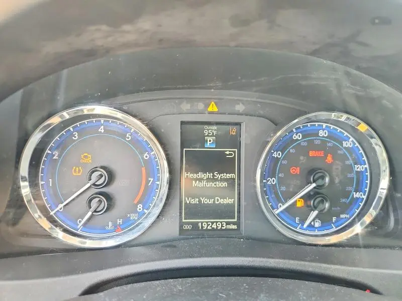 2017 TOYOTA COROLLA SE  