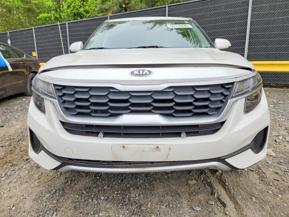 2021 KIA SELTOS LX  