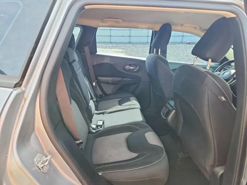 2015 JEEP CHEROKEE SPORT  