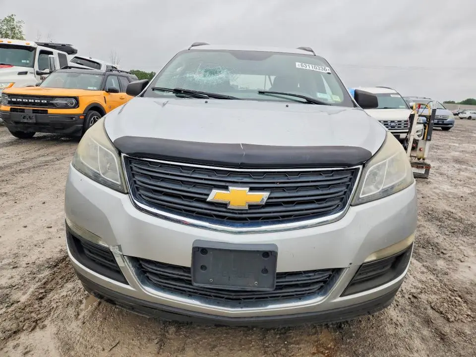 2014 CHEVROLET TRAVERSE LS  