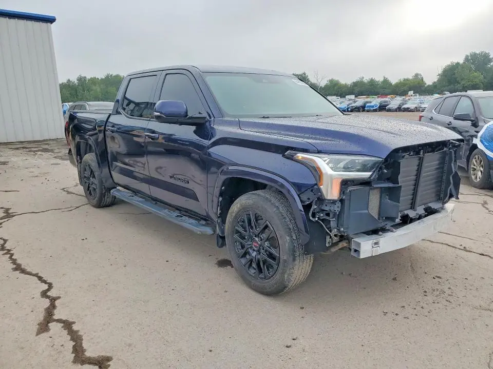 2024 TOYOTA TUNDRA CREWMAX  