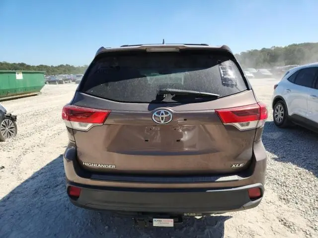 2017 TOYOTA HIGHLANDER SE  