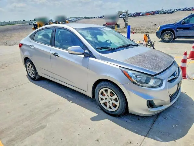2012 HYUNDAI ACCENT GLS  