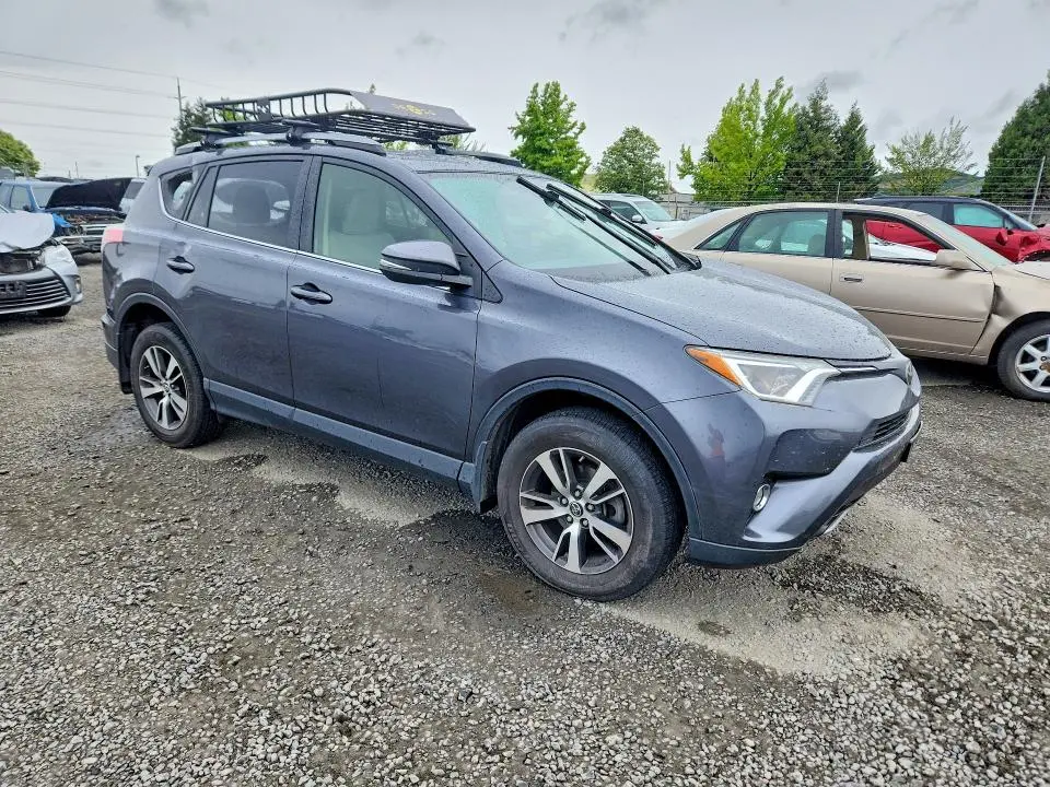 2018 TOYOTA RAV4 XLE  