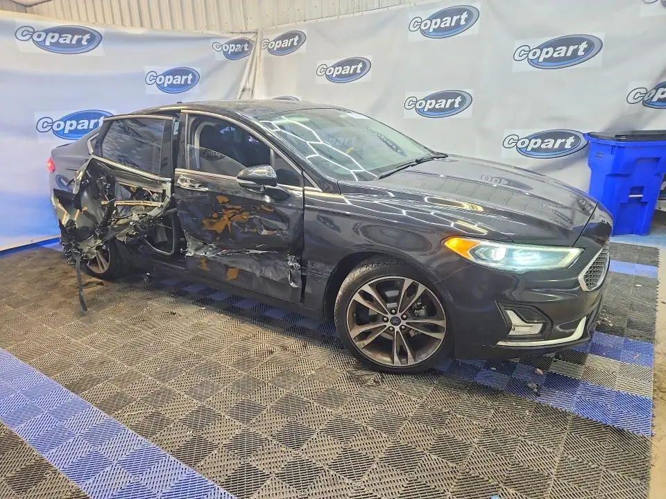 2019 FORD FUSION TITANIUM  