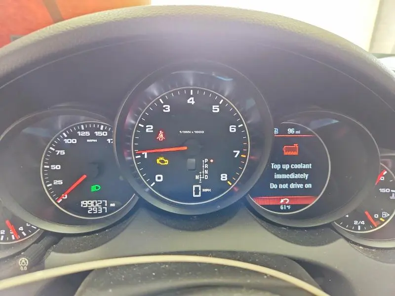 2016 PORSCHE CAYENNE   
