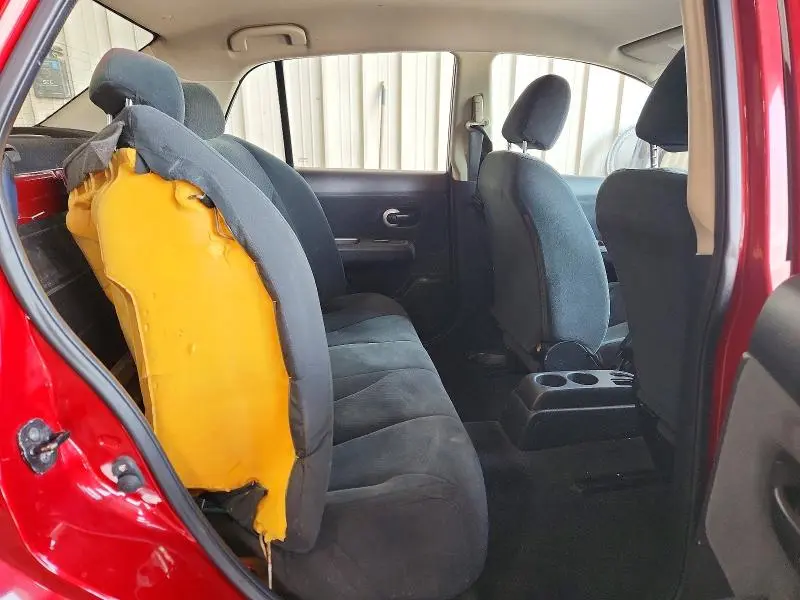 2010 NISSAN VERSA 1.8 S  