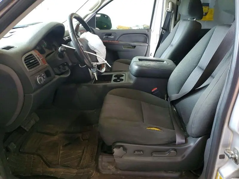 2011 GMC YUKON SLE  