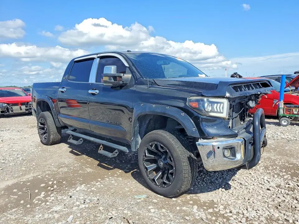 2016 TOYOTA TUNDRA CREWMAX SR5  
