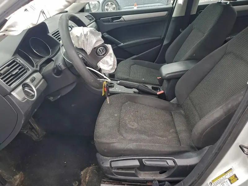 2016 VOLKSWAGEN PASSAT S  