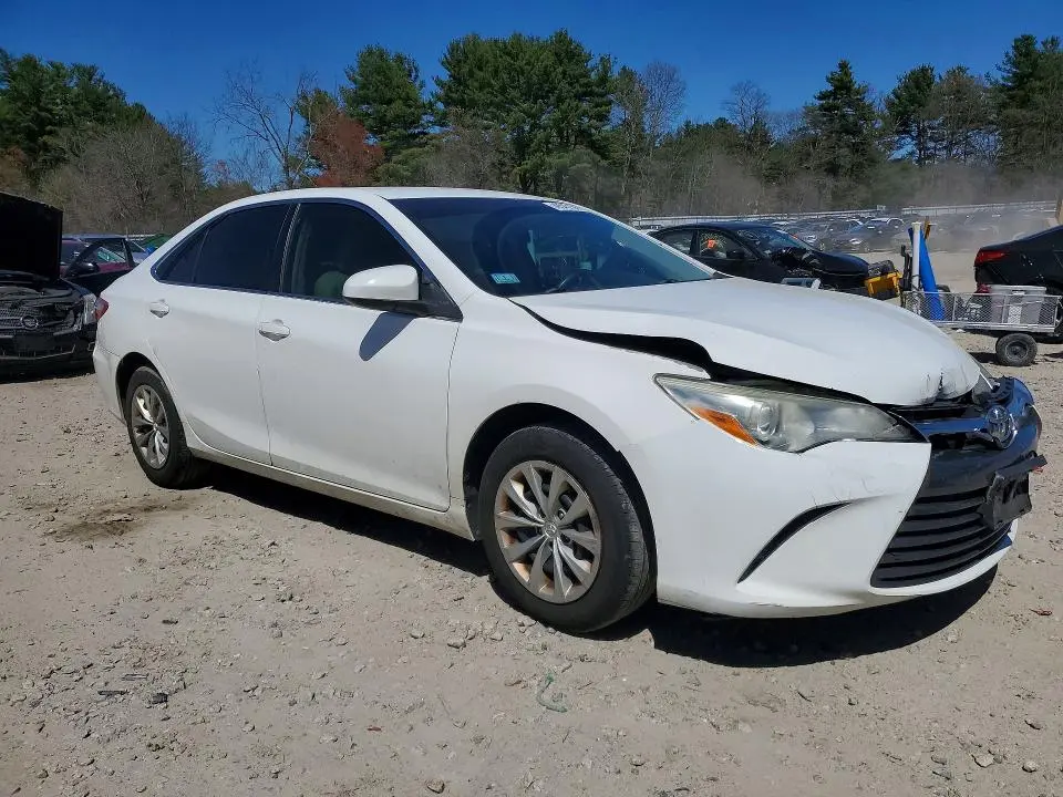 2015 TOYOTA CAMRY LE  