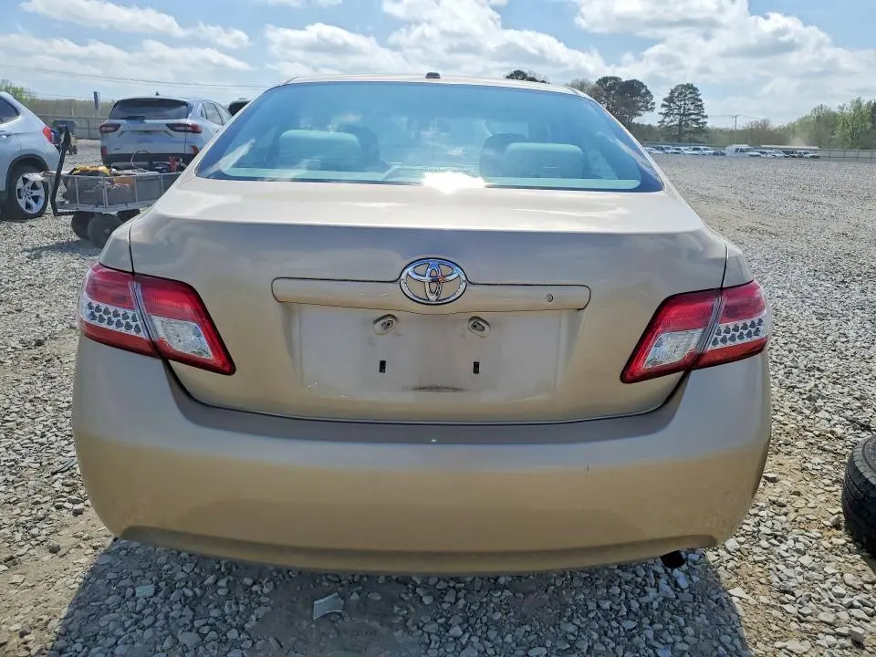 2011 TOYOTA CAMRY LE  