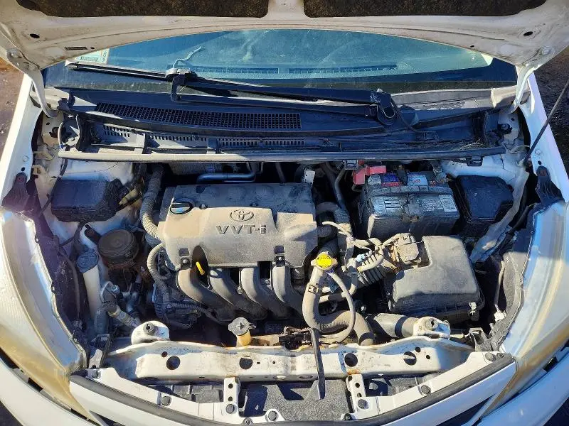 2012 TOYOTA YARIS 5-DOOR L  