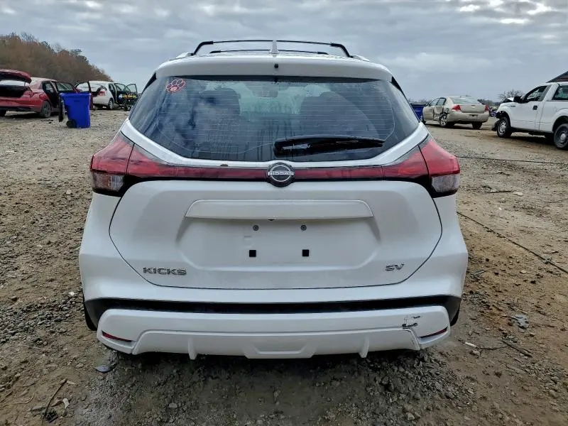 2024 NISSAN KICKS SV  