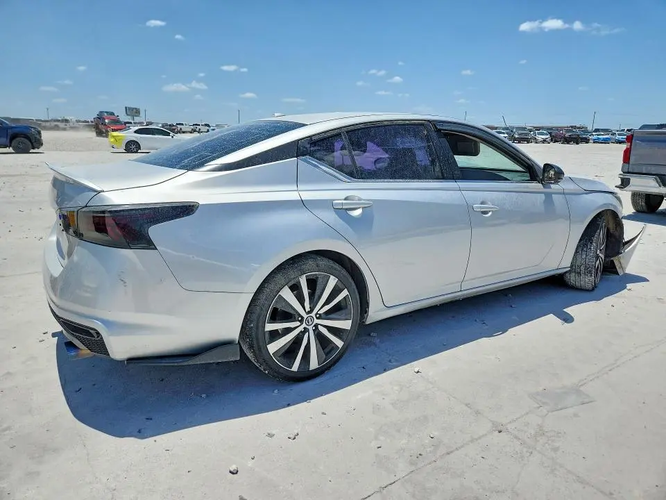 2019 NISSAN ALTIMA SR  