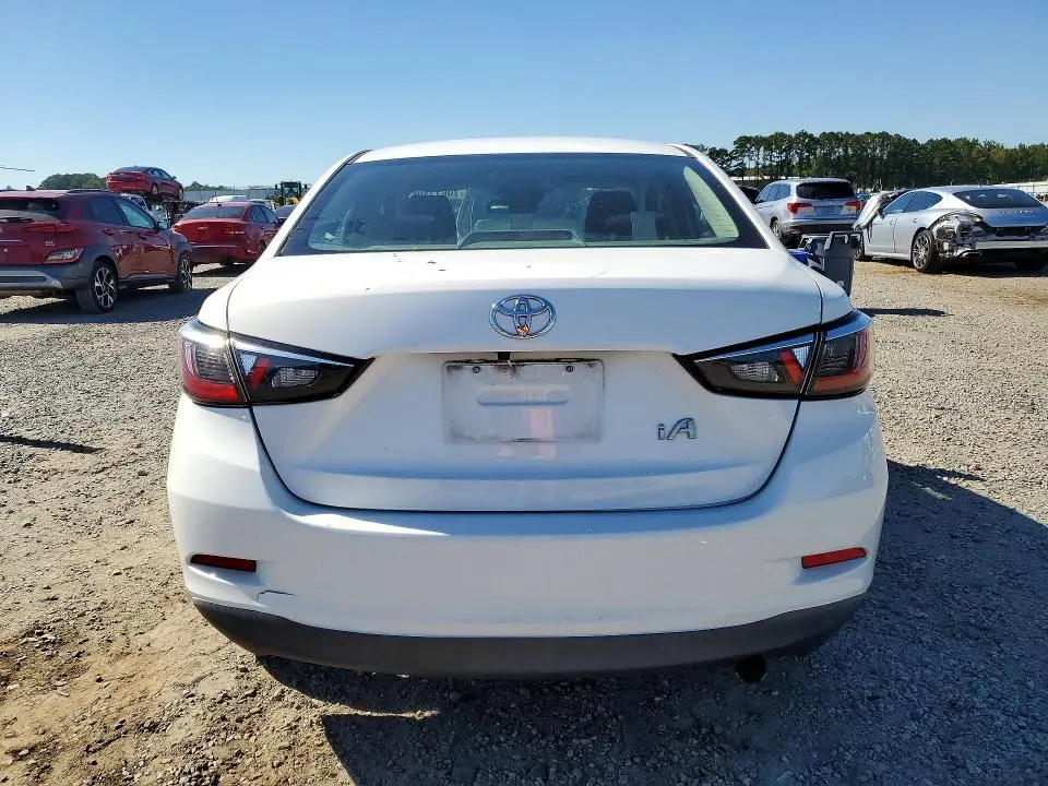2018 TOYOTA YARIS IA BASE  