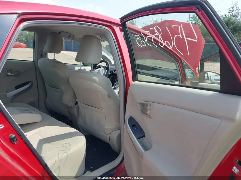 2013 TOYOTA PRIUS THREE