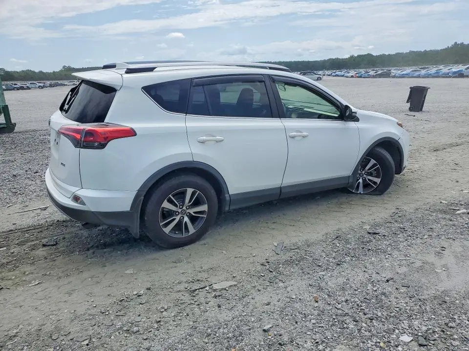 2017 TOYOTA RAV4 XLE  