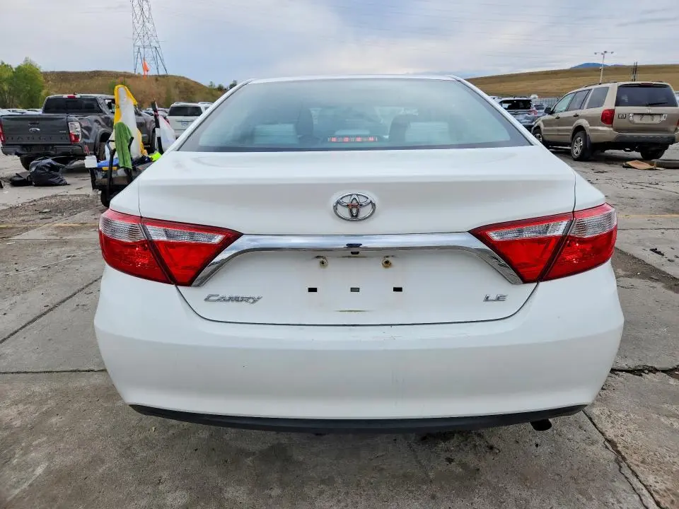 2015 TOYOTA CAMRY LE  