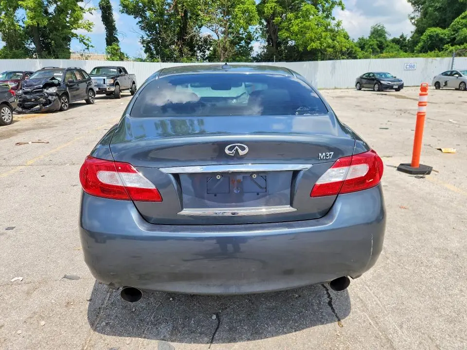 2011 INFINITI M37 BASE  