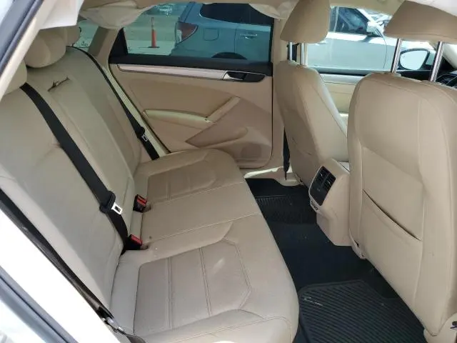 2019 VOLKSWAGEN PASSAT WOLFSBURG  
