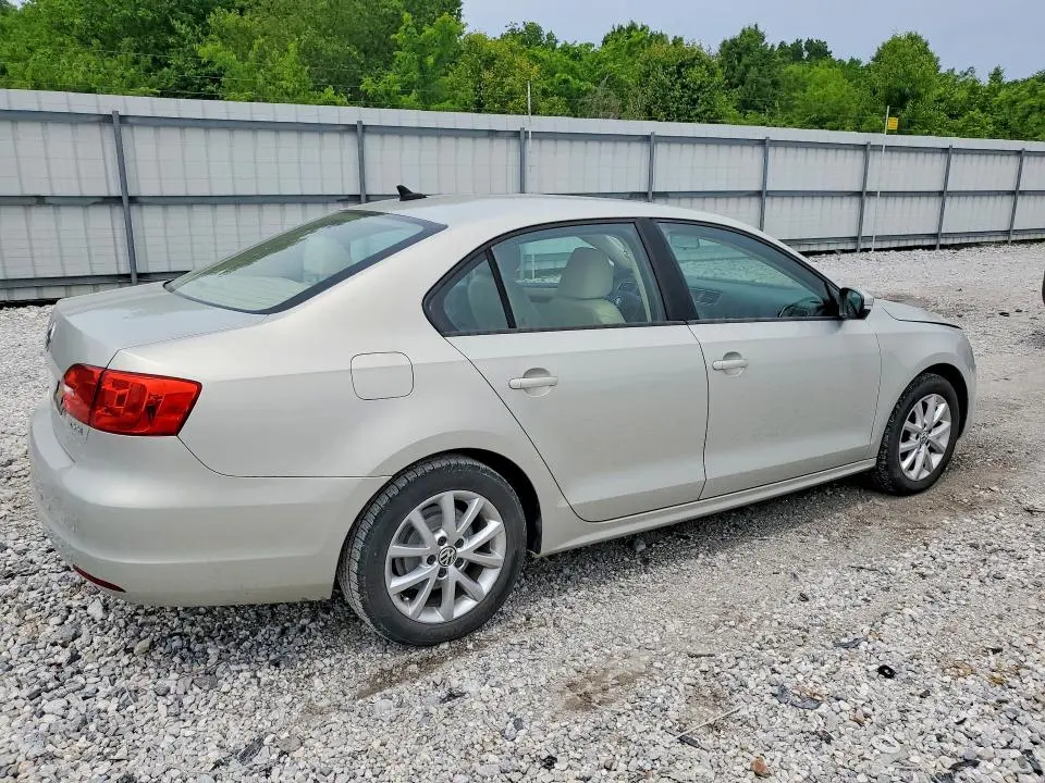 2011 VOLKSWAGEN JETTA SE  