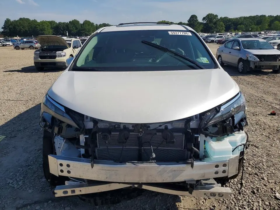 2025 TOYOTA SIENNA XLE 8-PASSENGER  