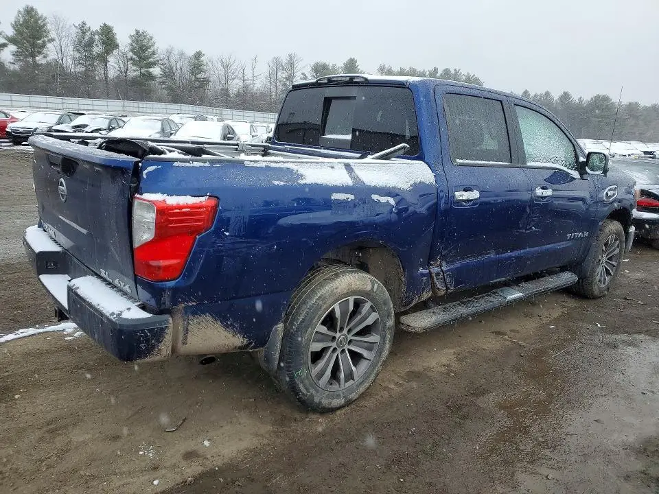 2017 NISSAN TITAN SL  