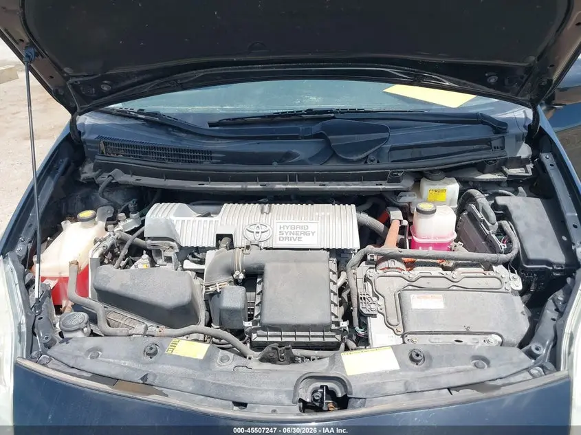 2013 TOYOTA PRIUS THREE SE