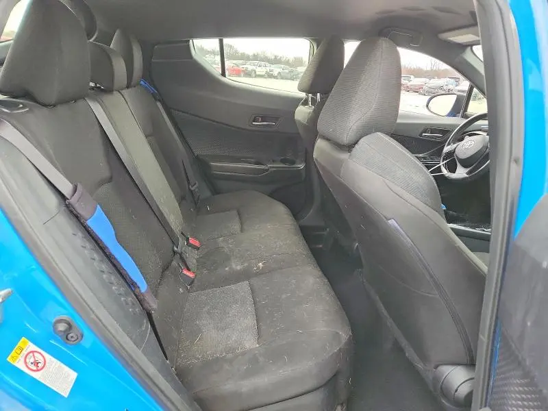 2019 TOYOTA C-HR XLE  