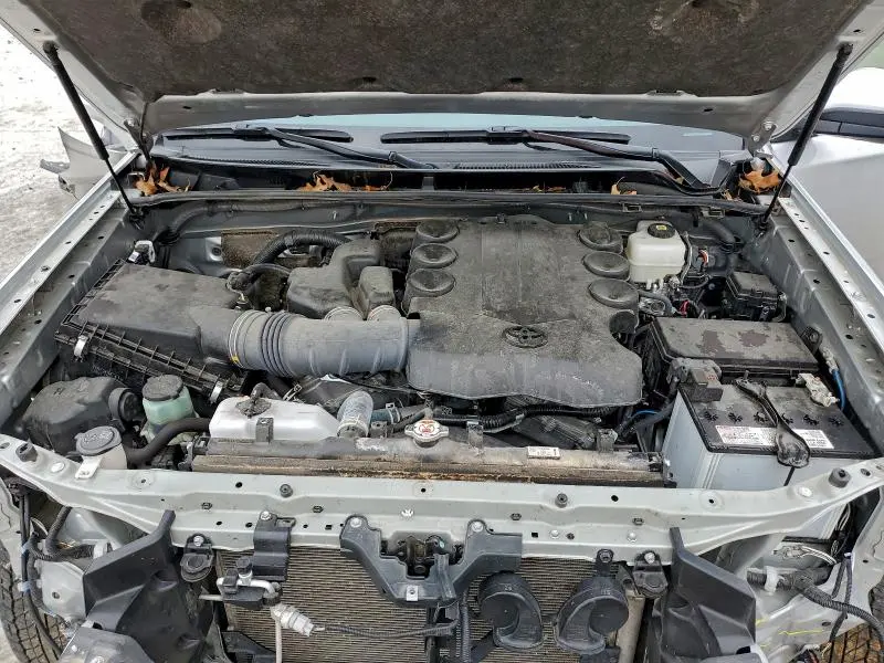 2023 TOYOTA 4RUNNER SE  