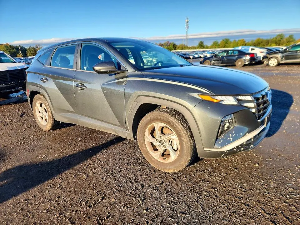 2022 HYUNDAI TUCSON SE  