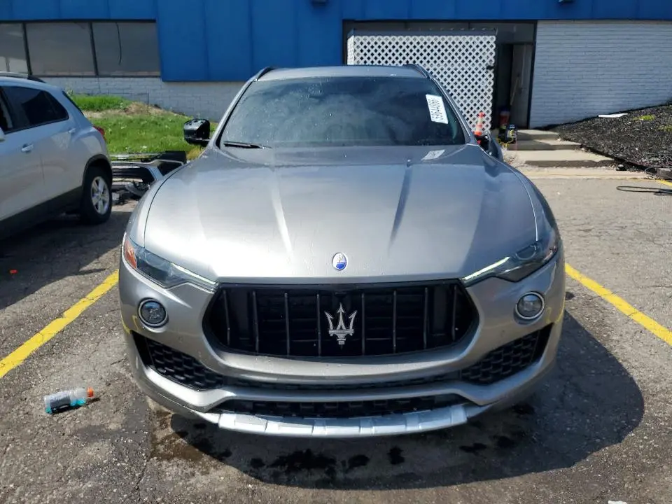 2017 MASERATI LEVANTE S LUXURY  