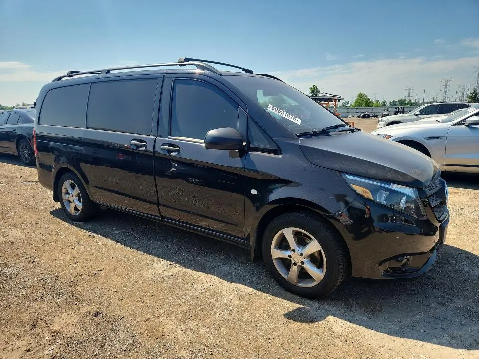 2017 MERCEDES-BENZ METRIS   