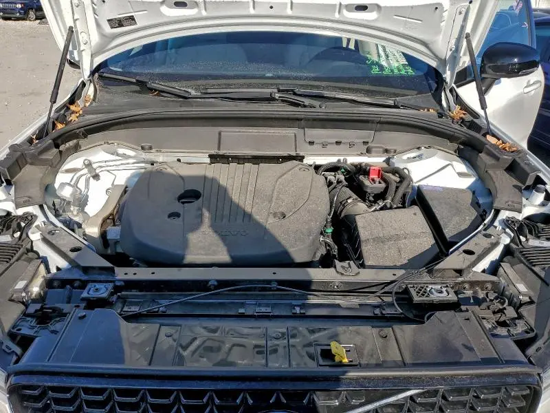 2024 VOLVO XC60 PLUS  