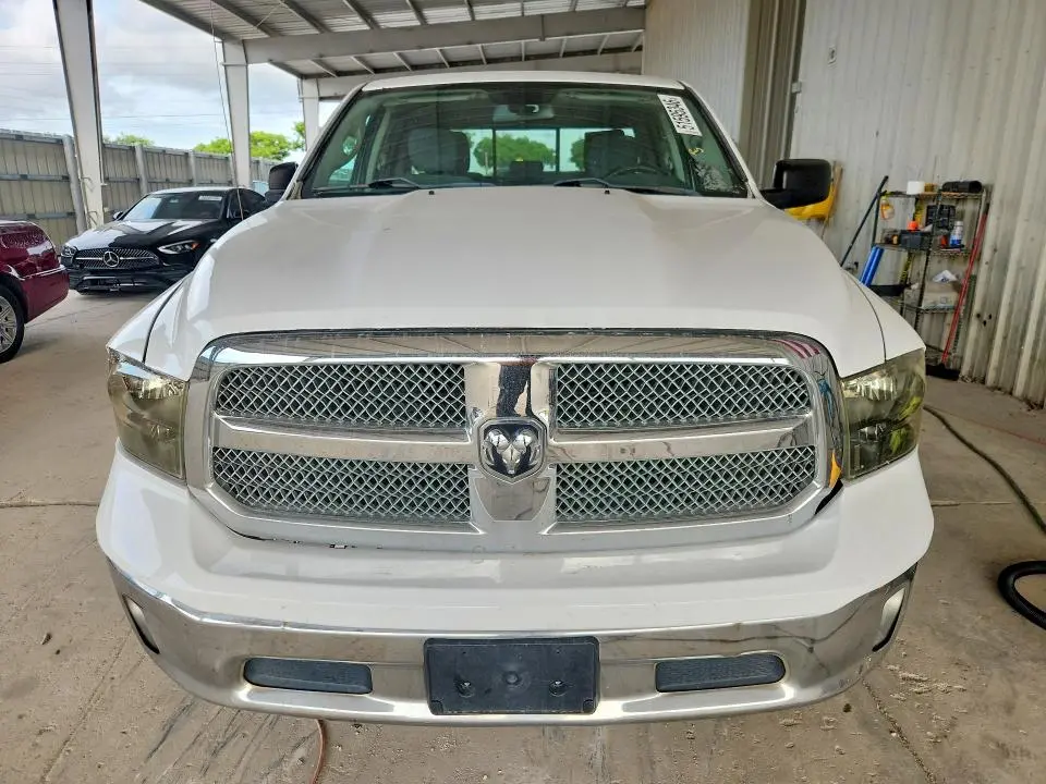 2016 RAM 1500 SLT  