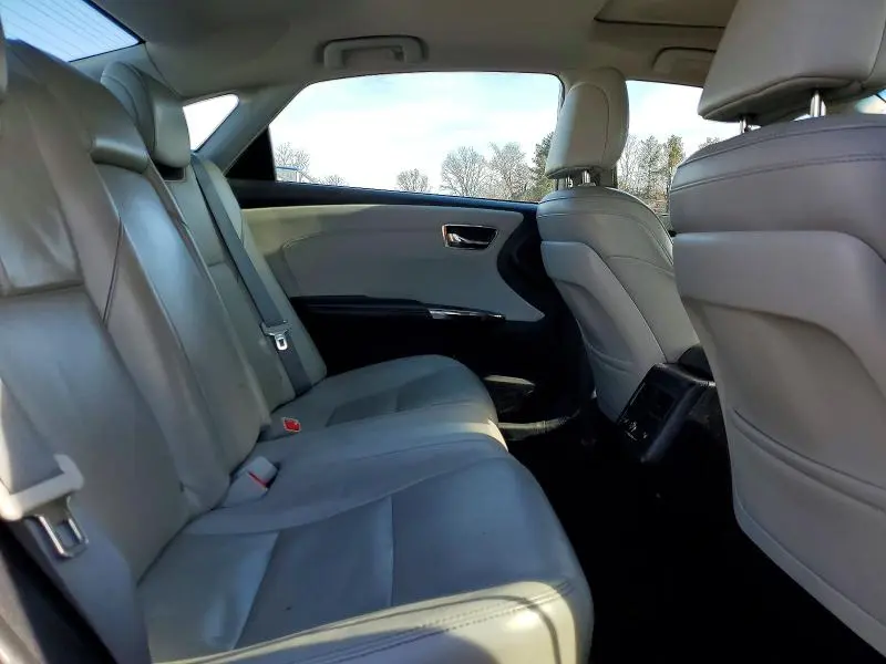 2016 TOYOTA AVALON XLE  