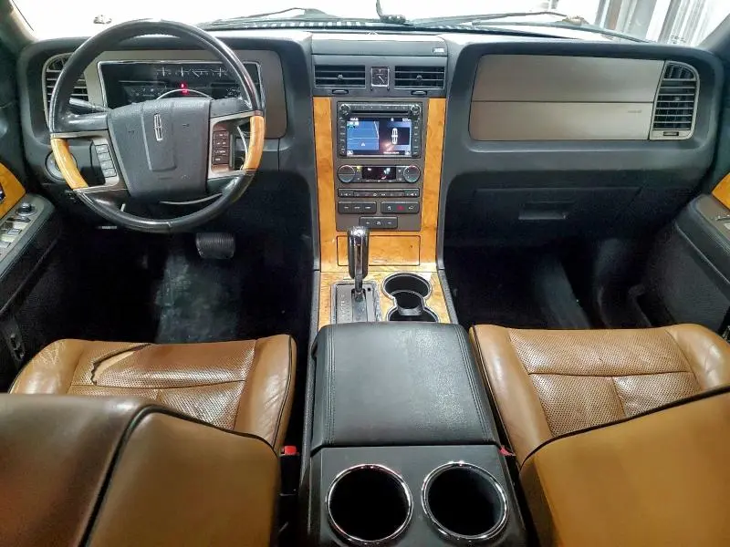 2011 LINCOLN NAVIGATOR   