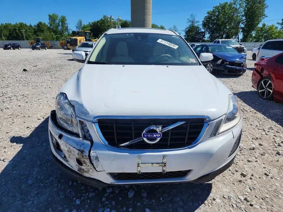 2013 VOLVO XC60 3.2  