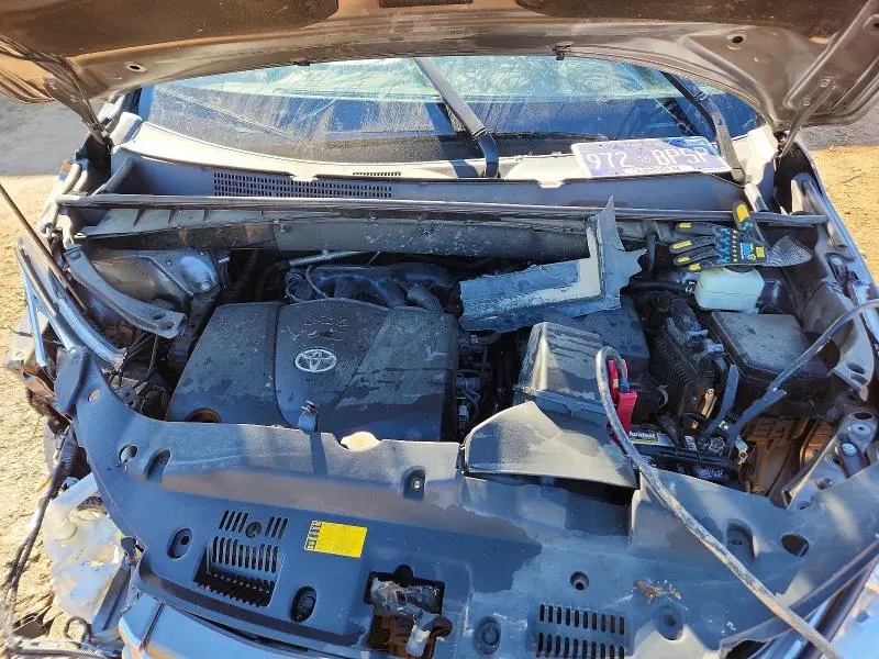 2017 TOYOTA HIGHLANDER LE  