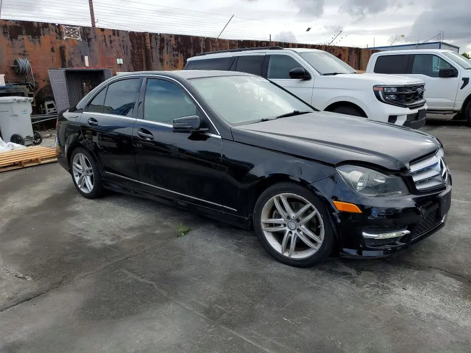 2013 MERCEDES-BENZ C 250  