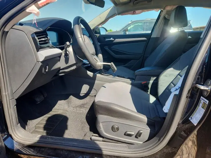 2025 VOLKSWAGEN JETTA SE  
