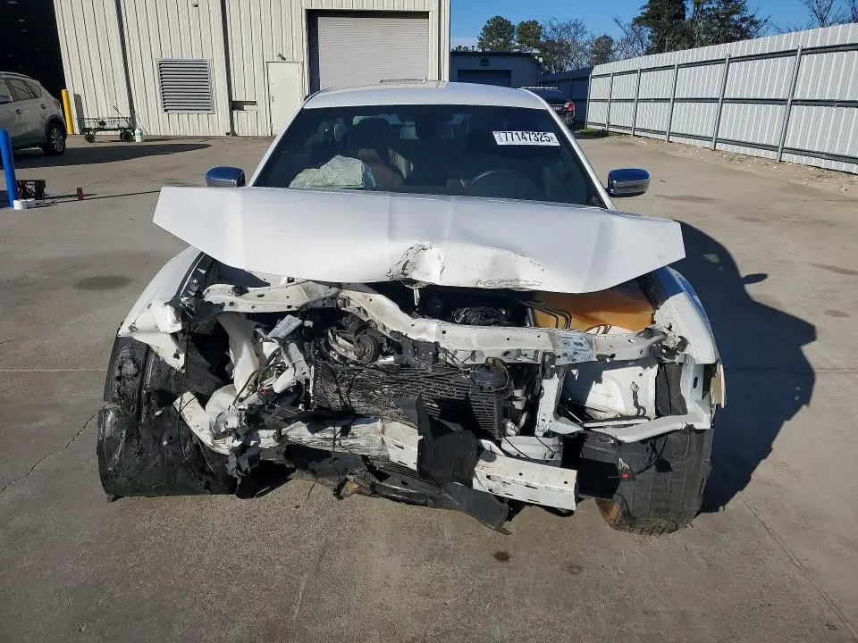 2019 CHRYSLER 300 LIMITED  