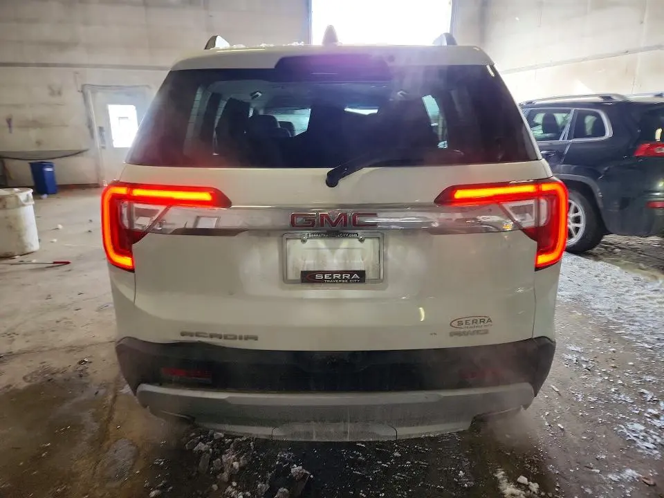 2022 GMC ACADIA SLE  
