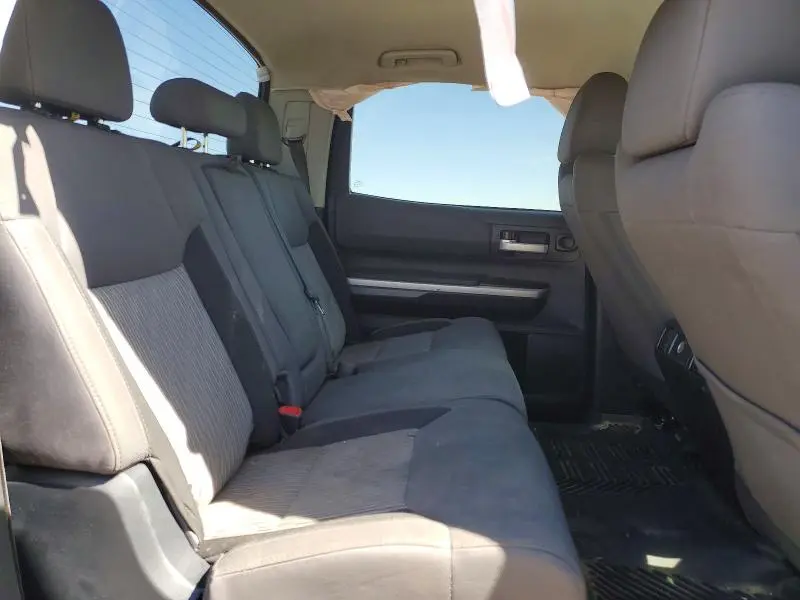 2017 TOYOTA TUNDRA SR5  