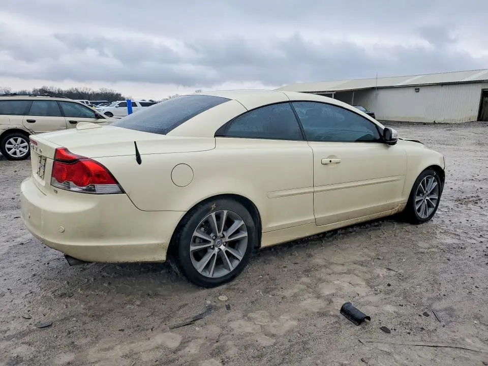 2010 VOLVO C70 T5  