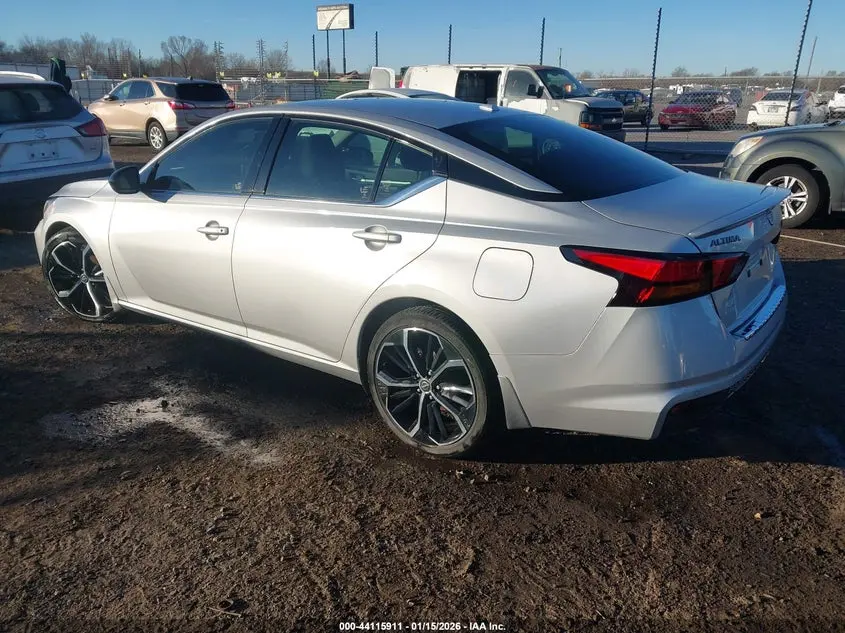 2023 NISSAN ALTIMA SR FWD