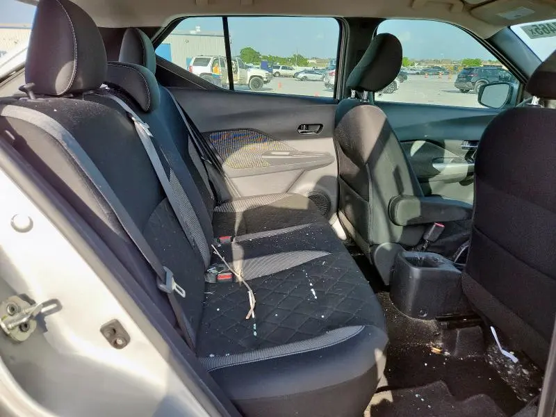 2018 NISSAN KICKS S  