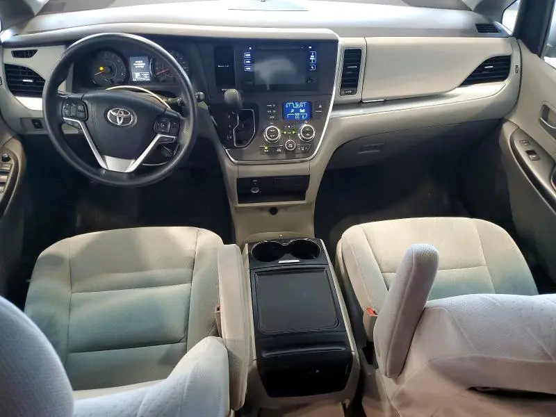 2015 TOYOTA SIENNA LE  