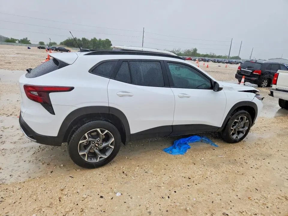 2025 CHEVROLET TRAX 1LT  